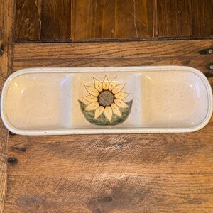 Hors D’oeuvre Serving Dish 🌻